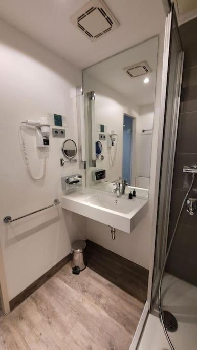 Nice Apartment In Modern Center Of Duesseldorf Экстерьер фото